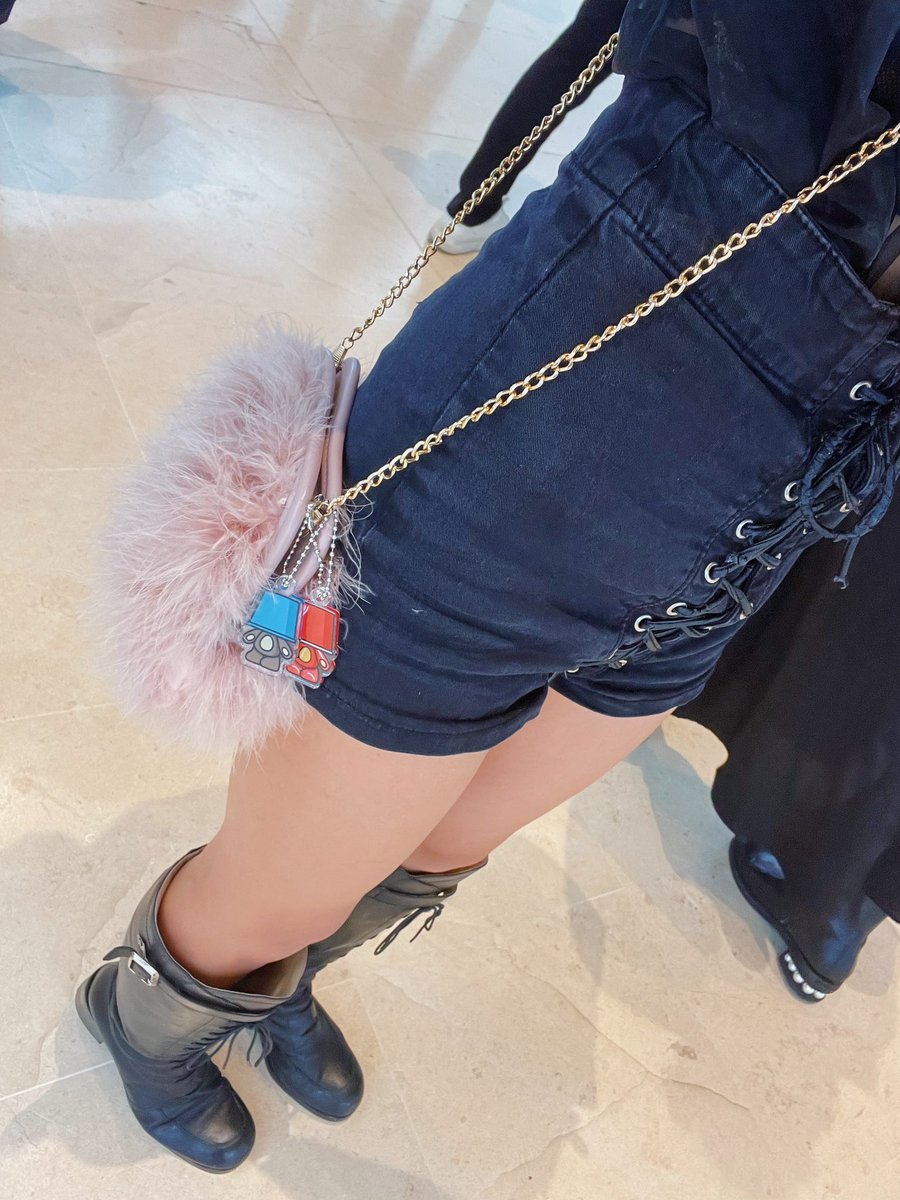 ked_1214's tweet image. Louvre Museum💙🤍❤️
バケットベアもAnagram No.3も大大大人気でした〜🪣🧸🇫🇷

#NFT #contem