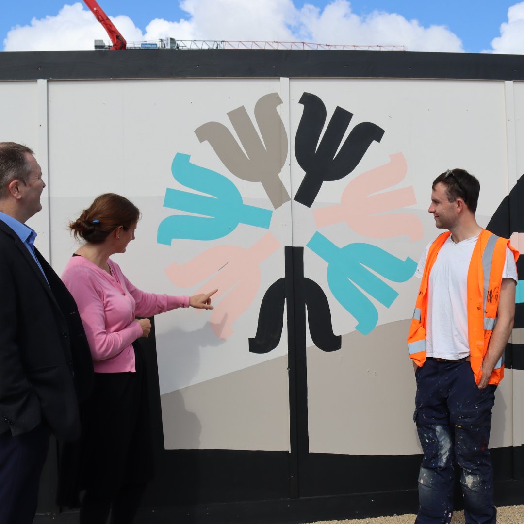 If you've walked through the #Grangegorman campus @WeAreTUDublin recently, you may have noticed this striking illustrated mural, which responds to the vision and values of the #GrangegormanHistories project @GrangegormanDev
Learn more: bit.ly/3TqzAXX