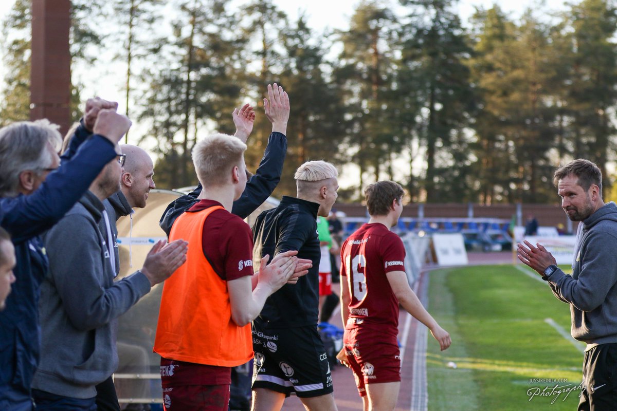 JJK1923's tweet photo. Tule mukaan valmennusryhmäämme! 🦊

Valmentajan toiminta keskittyy JJK:n U21–joukkueen päävalmentajana toimimiseen. Joukkue pelaa Miesten Kolmosessa kaudella 2023, missä se sijoittui päättyneellä kaudella viidenneksi. 

Lue lisää:
https://t.co/3d9EYr3oth https://t.co/vtP9oOXaEY