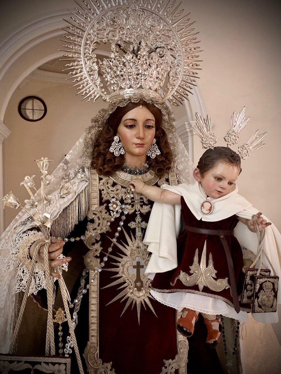 CarmenDeMalaga's tweet photo. #𝐎𝐅𝐈𝐂𝐈𝐀𝐋 - Amanece un nuevo Noviembre en #ElPerchel, la Virgen hoy vuelve a salir a las calles de su barrio en memoria de todos los que ya no están con nosotros. 

#CarmendeMálaga
#MálagadelCarmen https://t.co/BoODBFy29G