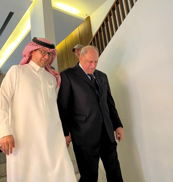 Jamal Jarrah (@aljarrahjamal) on Twitter photo استقبل الوزير السابق #جمال_جراح سفير المملكة العربية #السعودية وليد البخاري في دارته في المرج
<a href="/bukhariwaleeed/">Waleed A. Bukhari</a> استقبل الوزير السابق #جمال_جراح سفير المملكة العربية #السعودية وليد البخاري في دارته في المرج
<a href="/bukhariwaleeed/">Waleed A. Bukhari</a>
