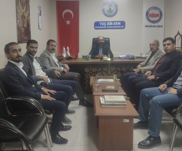 EnsSirac's tweet photo. Olağan Genel kurullarında yeniden Şube Başkanlığına seçilen  @tekdemiRamazan, @evsenomer1 @erdalar21 ve @nurhakensariogl Başkanlarımıza hayırlı olsun ziyaretinde bulunduk.

Şehrimize ve ilgili sendika kollarındaki çalışanlara hizmet yolunda kendilerine başarılar diliyorum. https://t.co/WQwzJ2jYbt