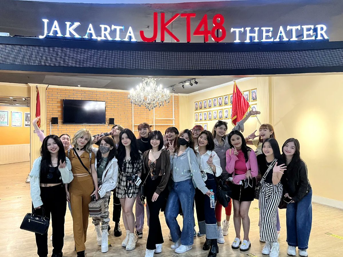 Terima kasih banyak for having us! 

We would like to thank our dearest sister group, JKT48 for their warm welcome and for taking care of us during our stay in Indonesia!

We are genuinely grateful for the friendship and time that you have shared with us! 

Kami mencintai kamu!