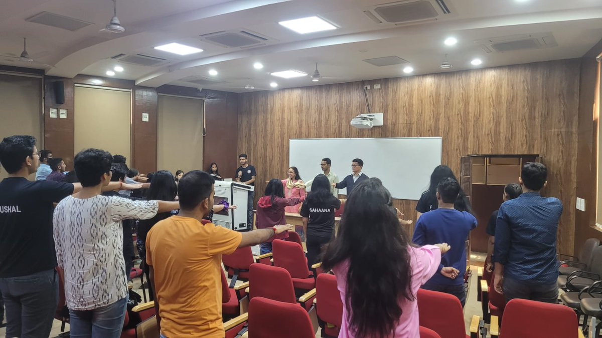 nsskmc's tweet photo. National Service Scheme of Kirori Mal College on occasion of National Day of Unity administered Unity Pledge and a Speech Competition in the college.
#NationalDayOfUnity
#unityday2022
@_NSSIndia @NssrdD @Anurag_Office
@YASMinistry https://t.co/PqYhxp3TJl