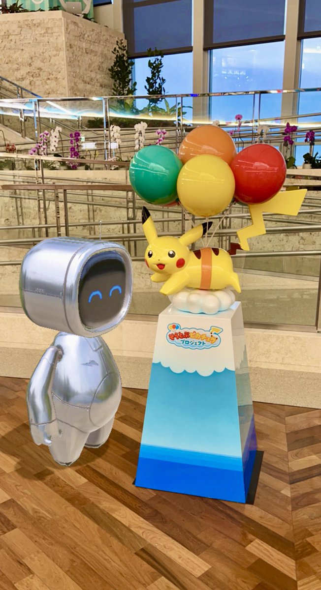 DenjinK's tweet photo. He’d probably prefer his own @RTFKT x @RIMOWA luggage to stand on, but luckily #Pikachu dropped down low next to my WorkerBot 🤖 to say ‘hi!’ (or ‘pika!’, or however you say ‘hi’ in Pikachu language 😆)
#pokemon #FlyingPikachu #ポケモン #ピカチュウ #そらとぶピカチュウ https://t.co/cVaV6WI17B