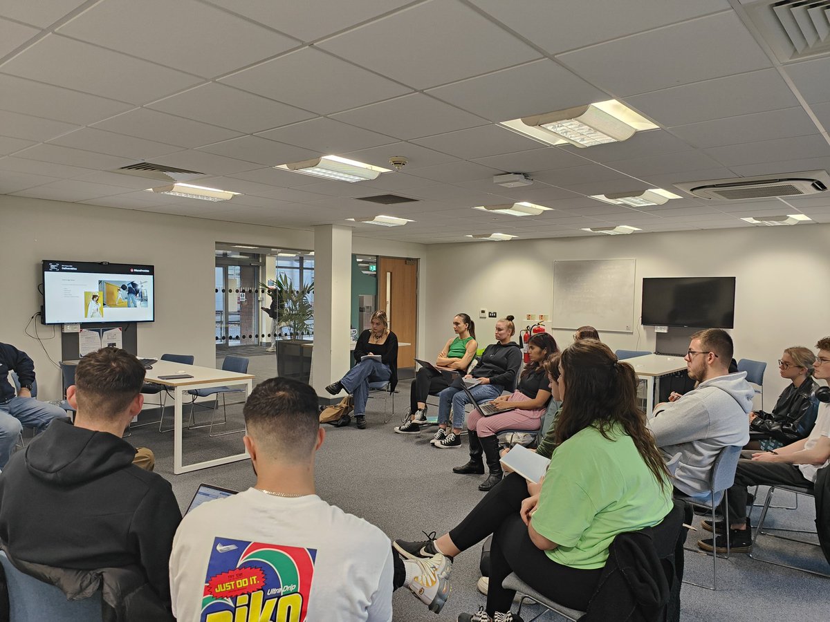 karinalaxphoto's tweet photo. We welcomed Luke Atkinson from @manfrotto_uk yesterday to launch an exciting live brief for 2nd years on @NTUPhotography.  This was followed by one of my favourite sessions to teach... Ideation 😍. Great day! #nottphot #ntu #photography https://t.co/UirzlSkYL6