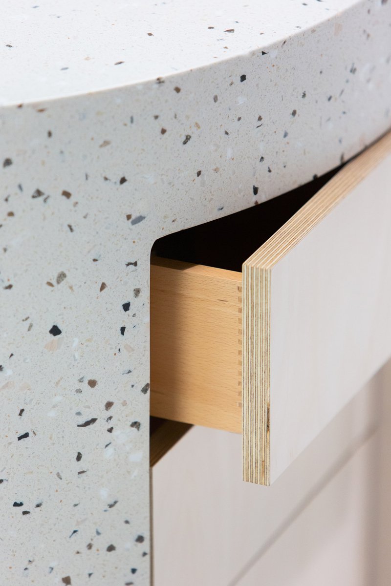 Detail of Help Desk in our <a href="/contentful/">Contentful</a> Berlin space, using <a href="/HIMACSEurope/">HIMACS Europe</a> supports greener earth by using sustainable material, eco-friendly manufacturing process and recycling at the end of its life-cycle.

Photography: Koy + Winkel