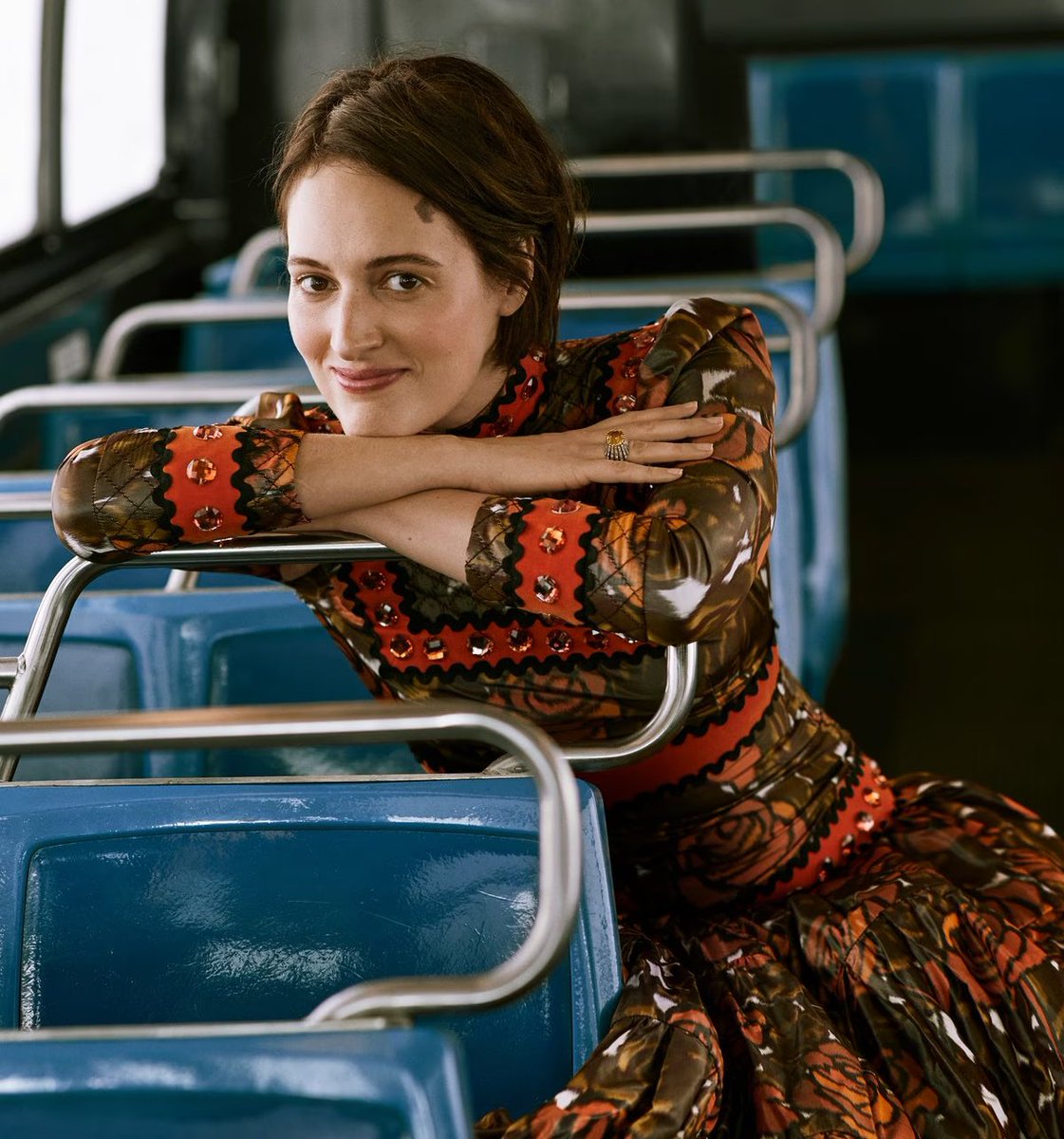 SolaceCinema's tweet photo. Phoebe Waller-Bridge is reportedly developing a new series with Amazon.

Filming begins December 31.

(Source: https://t.co/lqSjYMkGuz) https://t.co/d3gc39A3Yr