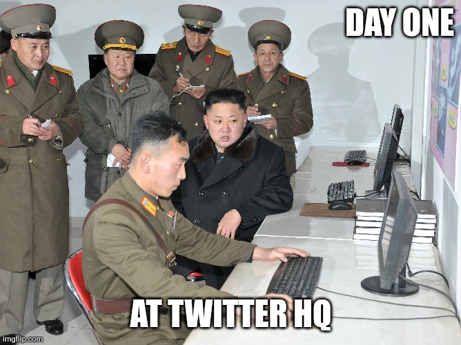 PR0GRAMMERHUM0R's tweet photo. Day 1 code reviews at Twitter HQ [OC] https://t.co/19BHACrVQr https://t.co/CXu5gcx1DB
