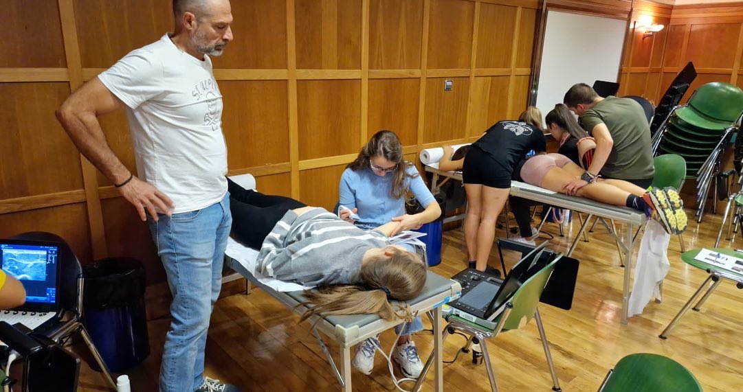 🚨 ¡ESTE FIN DE SEMANA HEMOS PODIDO DISFRUTAR DE LA ECOGRAFIA PARA FISIOTERAPEUTAS EN DOS NUEVAS EDICIONES! 

▶️En #santander con nuestro partner <a href="/luismoralesrp/">luismoralesrp</a> el profesor <a href="/fisioespinola/">alberto espinola</a> junto a <a href="/JuanCarPalacio/">Juan Carlos Palacio</a> <a href="/danifisioVal/">Daniel Alonso</a> y <a href="/PabloMartinez_F/">Pablo</a> impartió la 50ª edición