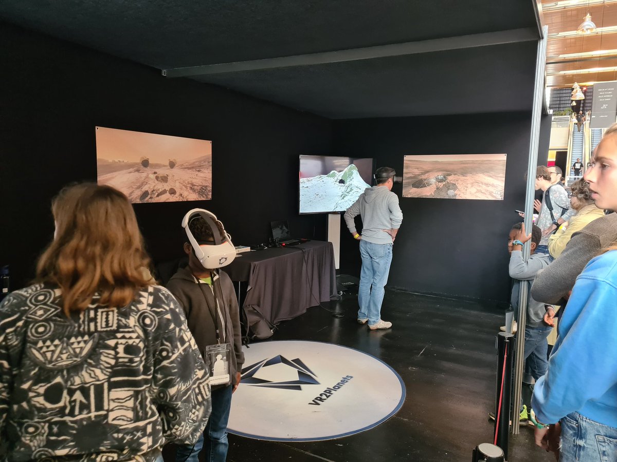 VR2Planets's tweet image. @LesUtopiales jour4 !
Dernier jour pour profiter d&apos;une balade dans le système solaire et explorer les planètes !
#VR #Space #education #exploration 
@LPG_Lab @ProjetGeoPlaNet