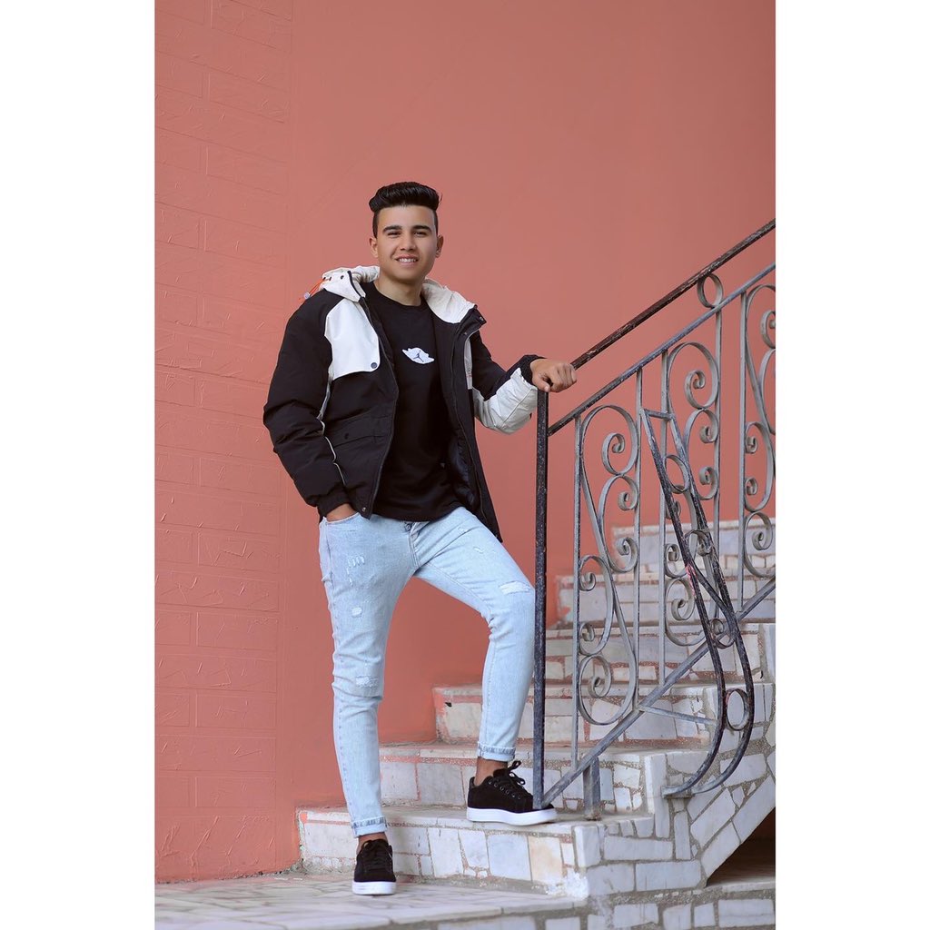 EllMageeKoo's tweet photo. مفيش حد فينا عشرته سهله بس في ناس بنحبهم فابنتعايش علي عيوبهم👤🖤 https://t.co/A7II1Gf7OT