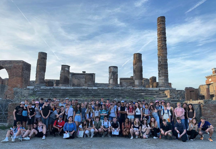StPetersYork's tweet photo. 124,510 steps taken
425 bowls of pasta eaten 🍝
77 pupils
8 staff
6 classical sites visited
= 1 brilliant #StPetersClassics trip to Italy.
Pupils visited Ostia, Rome, Pompeii, Sorrento, Herculaneum, the Island of Capri & more! 🇮🇹
https://t.co/SnxLhFopOM #StPetersLearning https://t.co/aQm50P7nwp