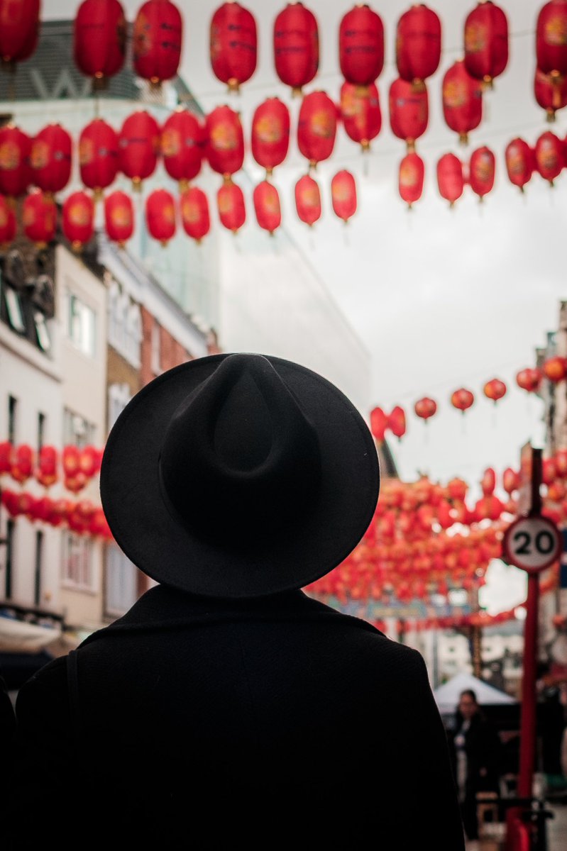 Dreams are like bright lanterns that light the way in the unpredictable path of life • London 2021 • Fuji X-T1
#streetphotography #urbanphotography #fujifilm_xseries