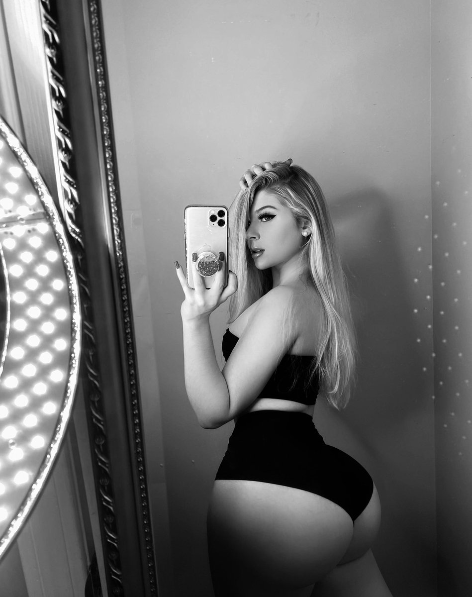 RarestOfRoses's tweet photo. Gosh hoes be driving me crazy, sayin ���ur trying to take my man, ur a home wrecker, u a slut stop talkin 2 taken men. Bitch if you don’t stop running ya mouth bout me. U might make me turn into what you call me, &amp; I might just take ya man to teach ya lesson. Don’t fuck wit me 🖕 https://t.co/Y1h838lrKd
