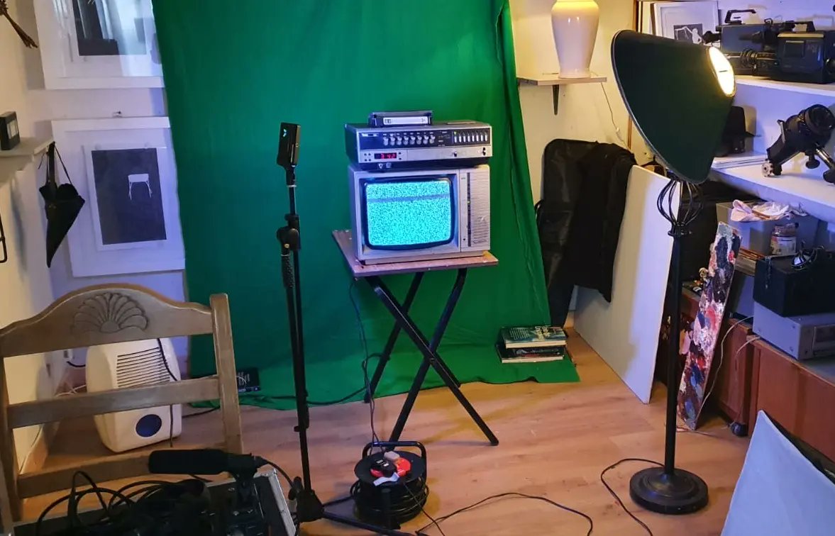 treekittyp's tweet photo. Behind the scenes in our home studio 
#filmmaking #greenscreen #irishfilm #logo #treekittyproductions #Documentary #musicvideo https://t.co/VtLPnIqjVG