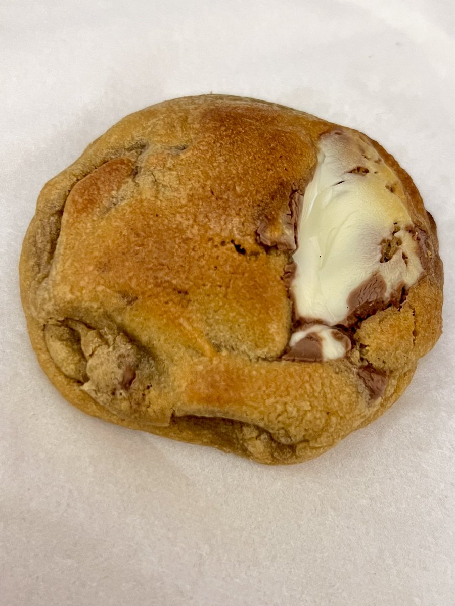 مساعد tweet media