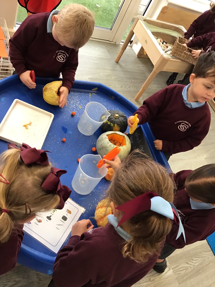 CharlesPrimN's tweet photo. Using our fine motor skills to investigate and see what we can find inside some different pumpkins 🎃 #StChEYFS #StChScience https://t.co/3b7ZRB8mjZ