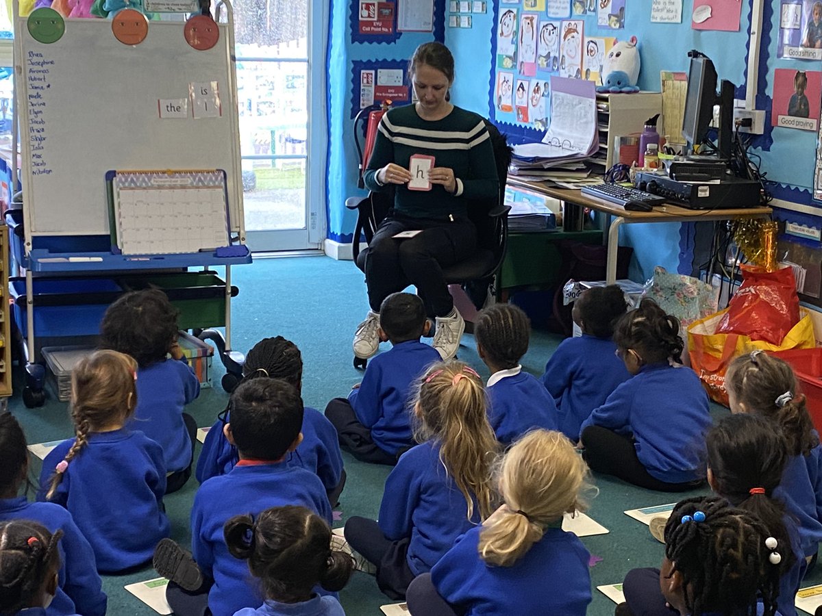 STOCSch's tweet image. Our lovely Reception children are doing their daily speedy sounds session!!! Boy! are they speedy!!! #speedysounds #goodlearning 💛💙
