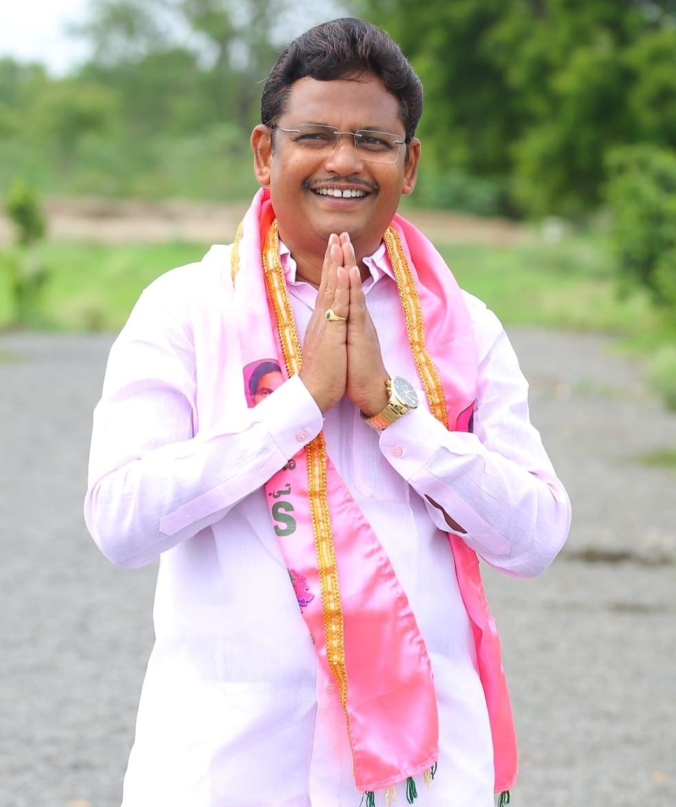 YSR_BRS's tweet photo. మునుగోడులో ఫ్లోరైడ్ రక్కసి మీద ఉక్కు పిడికిలి బిగించి పీడ విరగడ చేసిన మహానాయకుడు మన కేసీఆర్..!
మునుగోడు ఉపఎన్నికలో టీఆర్ఎస్ కారు గుర్తుకు ఓటేద్దాం... సీఎం కేసీఆర్ గారి నాయకత్వాన్ని బలపరుద్దాం.
-Lingala Kamal Raju
#MunugoduWithTRS
#VoteForTRS
#VoteForCar https://t.co/ZJPCTAADga
