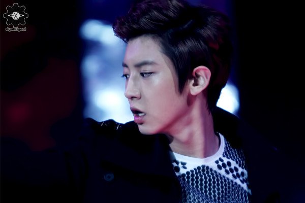 ChanyeolThrow's tweet photo. 🔙121101
10 years ago today #CHANYEOL at SBS MTV The Show https://t.co/F6qspazitT