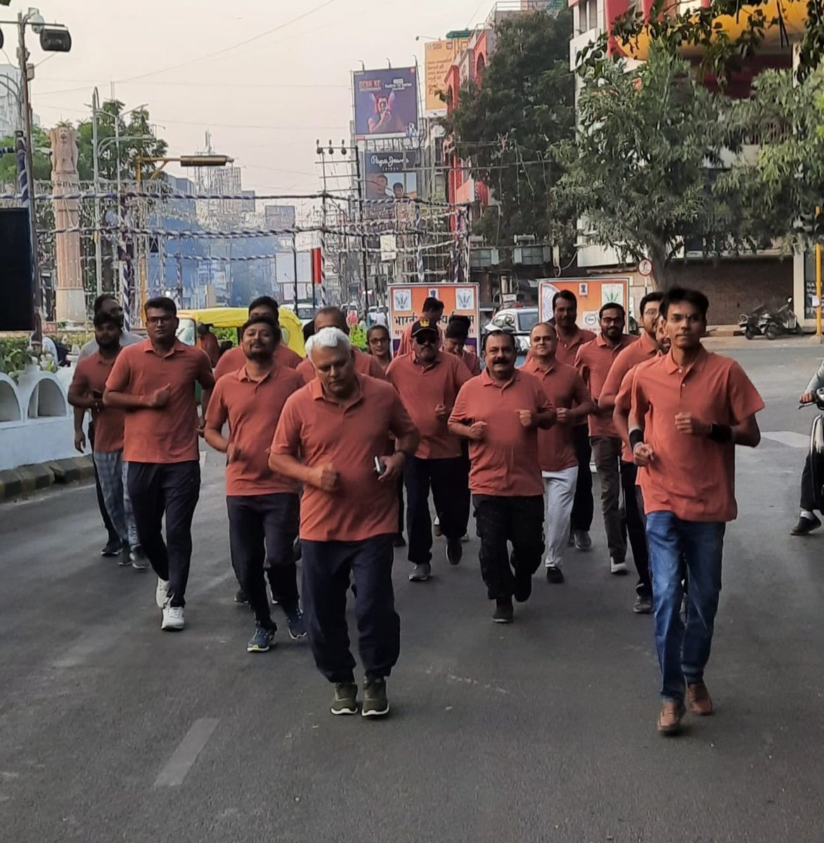 FoodRajkot's tweet photo. On occasion Birth Anniversary of #IronMan Sh. Sardar Vallabhbhai Patel celebrated #RunForUnity by FCI, DO, Rajkot on 31st Oct-2022 
@FCI_Gujarat
 @FciWest
@FCI_India
 @fooddeptgoi
 #EktaDiwas 
@Secretary_DFPD
@AmritMahotsav https://t.co/D0tNaW6T26