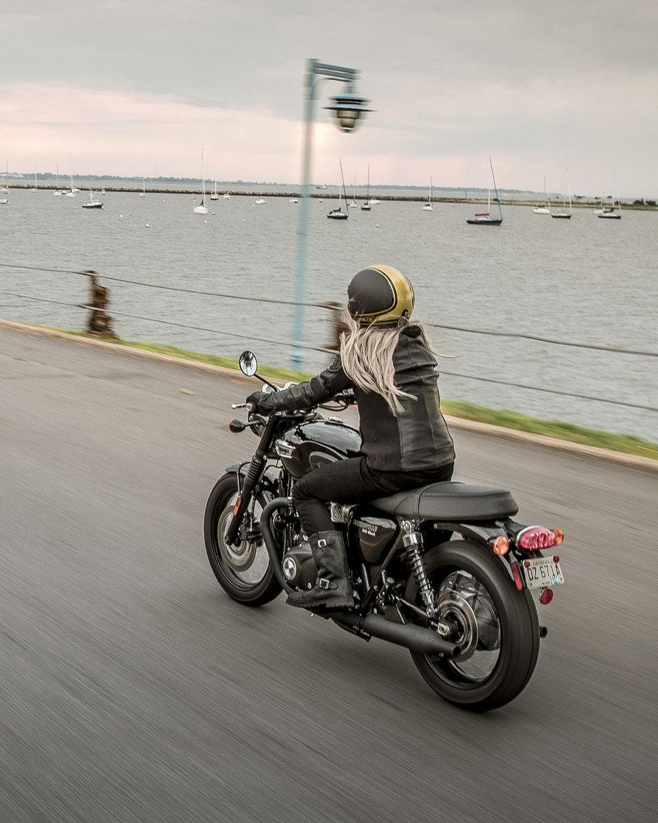 IndiaTriumph's tweet photo. Winter weather can make riding conditions challenging and be tough on your bike. To ensure your perfect ride remains perfect, book a service online to ensure all parts are in good working condition.
https://t.co/ZBavqXgyNL
#ForTheRide #TriumphTotalCare #WinterRidingTips https://t.co/xsuImuYylG