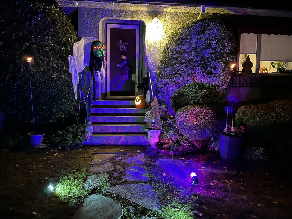 Happy Halloween my Twitter friends!!