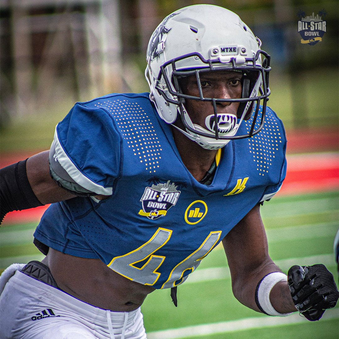 PodyumBowl's tweet photo. 🏈 Receive YOUR opportunity, and nominate yourself for this year's Podyum All-Star Bowl!!
See you in Miami Beach!! Link in Bio

#EarnYourLevel  #PodyumBowl #MiamiBeach
@KNoahTeamwear @oberle83 https://t.co/cdzg5mkYzG
