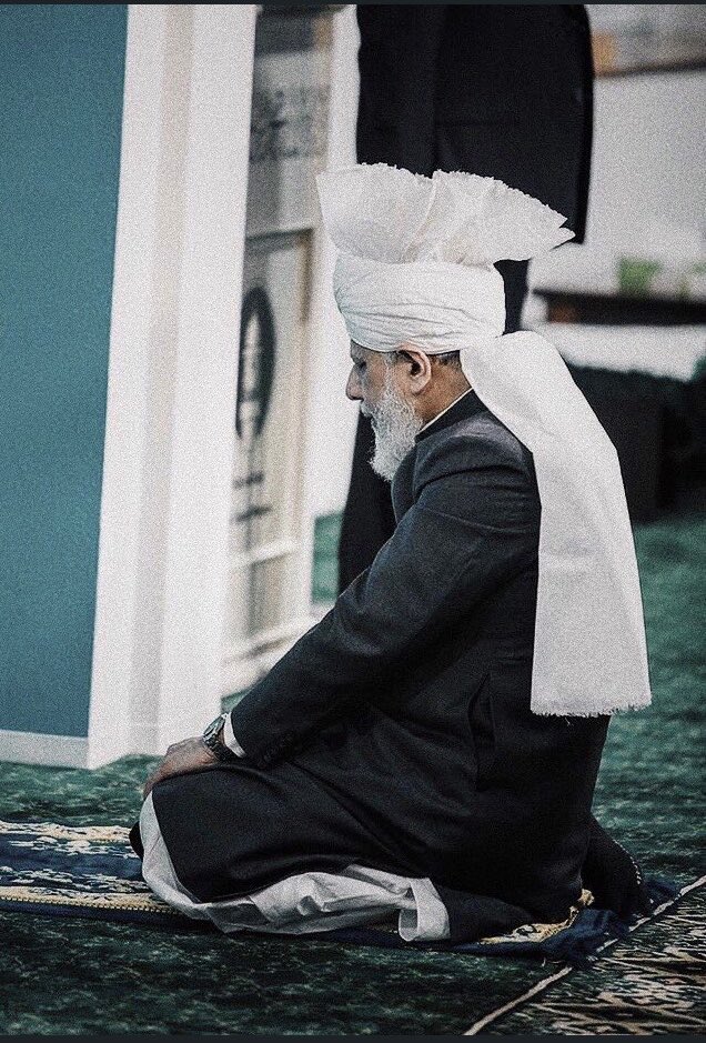 Shameemaparvin's tweet photo. *May Allah grant our beloved Huzoor aba with good health and long life* Ameen 
#KhalifaOfIslam https://t.co/YR4PLFVOF3