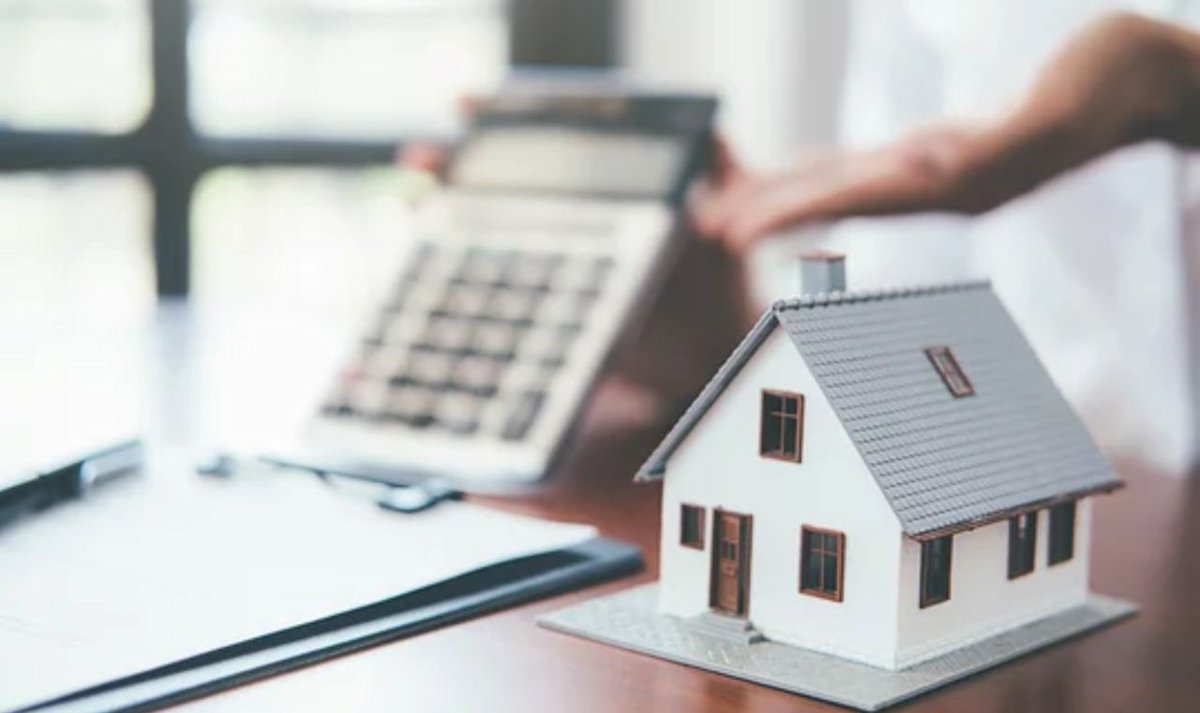 While the increasing interest rates will make buying a home more financially challenging, buying at the top of an interest rate cycle could be a smart move. #homeloans mayaonmoney.co.za/?p=234814