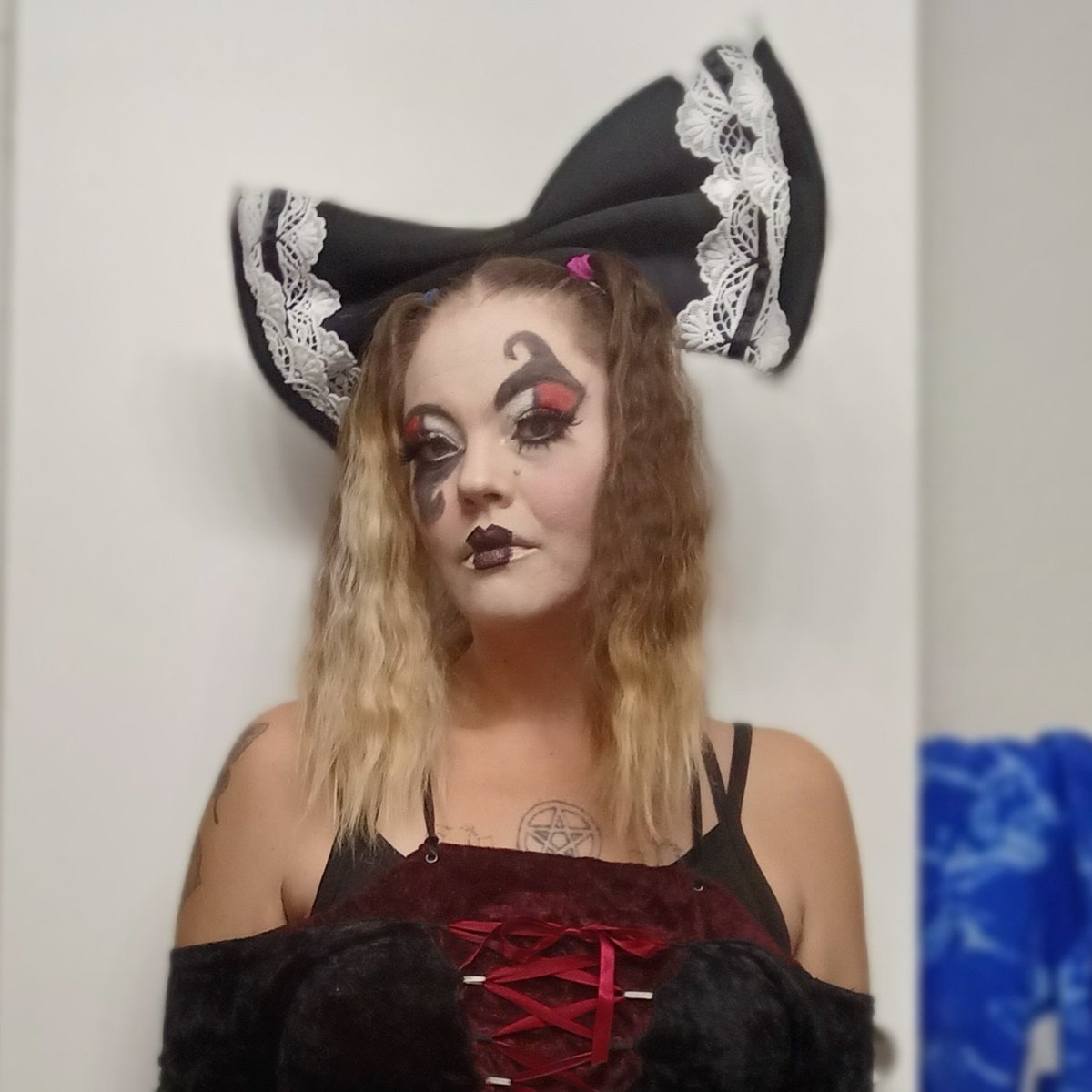 JestaTip's tweet photo. #NewProfilePic #JestaTip #MakeupAmateur #DragJester #HalloweenCostume https://t.co/RwOKeEYwqU