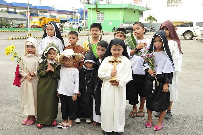 mahveh's tweet photo. “Around Your throne the saints,  my brothers &amp; sisters, sing Your praise for ever. Their glory fills us with joy, &amp; their communion with us in Your Church  gives us inspiration &amp; strength  as we hasten on our pilgrimage of faith, eager to meet them.”

All saints day!😌😌 https://t.co/CkNgdjHN2W
