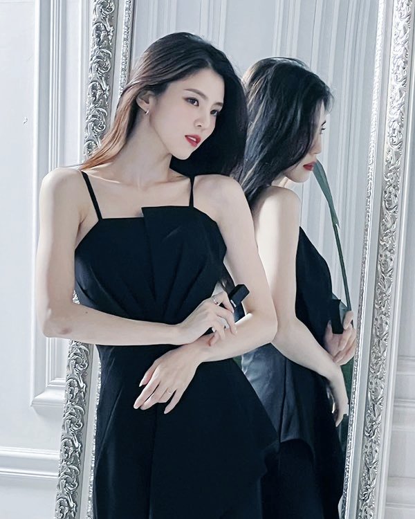 urijiyongie's tweet photo. #GulfKanawut x #HanSoHee #한소희 

GULF GONNA MEET MY QUEEN 😭🖤✨️
*scream* so excited omg
📍Tuesday, 8 November 2022 - 6.30PM at Parc Paragon, Bangkok #OMEGAHerTime https://t.co/foOSqFksVL