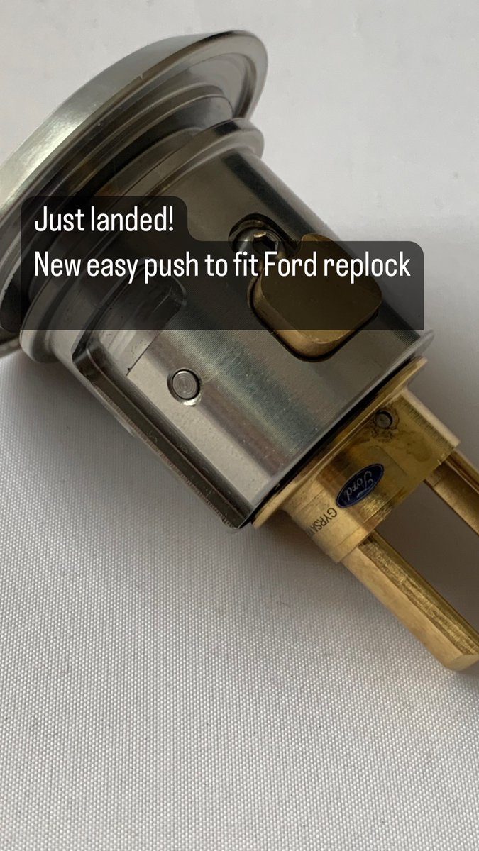LocksGarrison's tweet image. It’s a thing! The all new #Ford replock for transit vans. Simple push to fit. Making van theft just that little bit harder! 
#garrisonlocks #replock #Locks