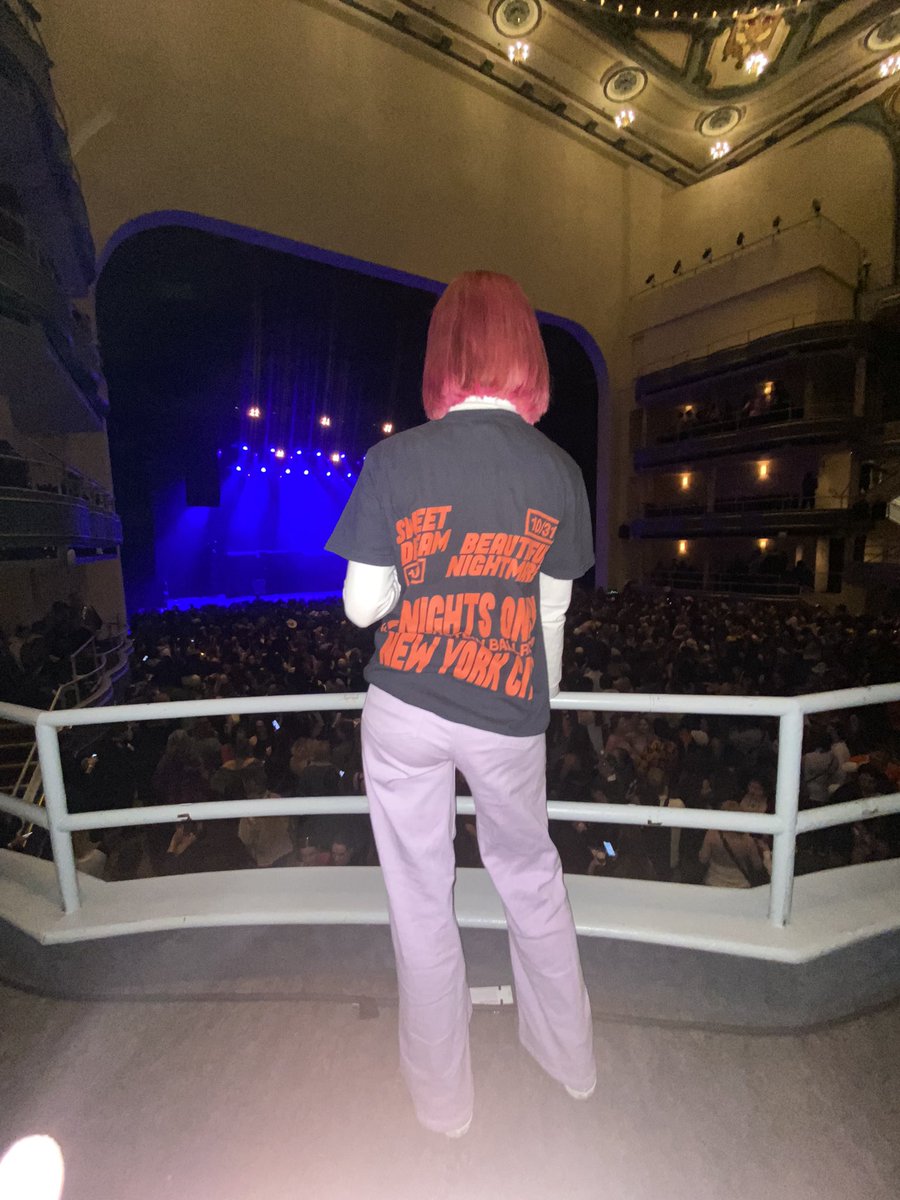 calliopewren's tweet photo. i can't believe tn. 🥹🧡💫
#fletcherween https://t.co/xj2UJEWU3y