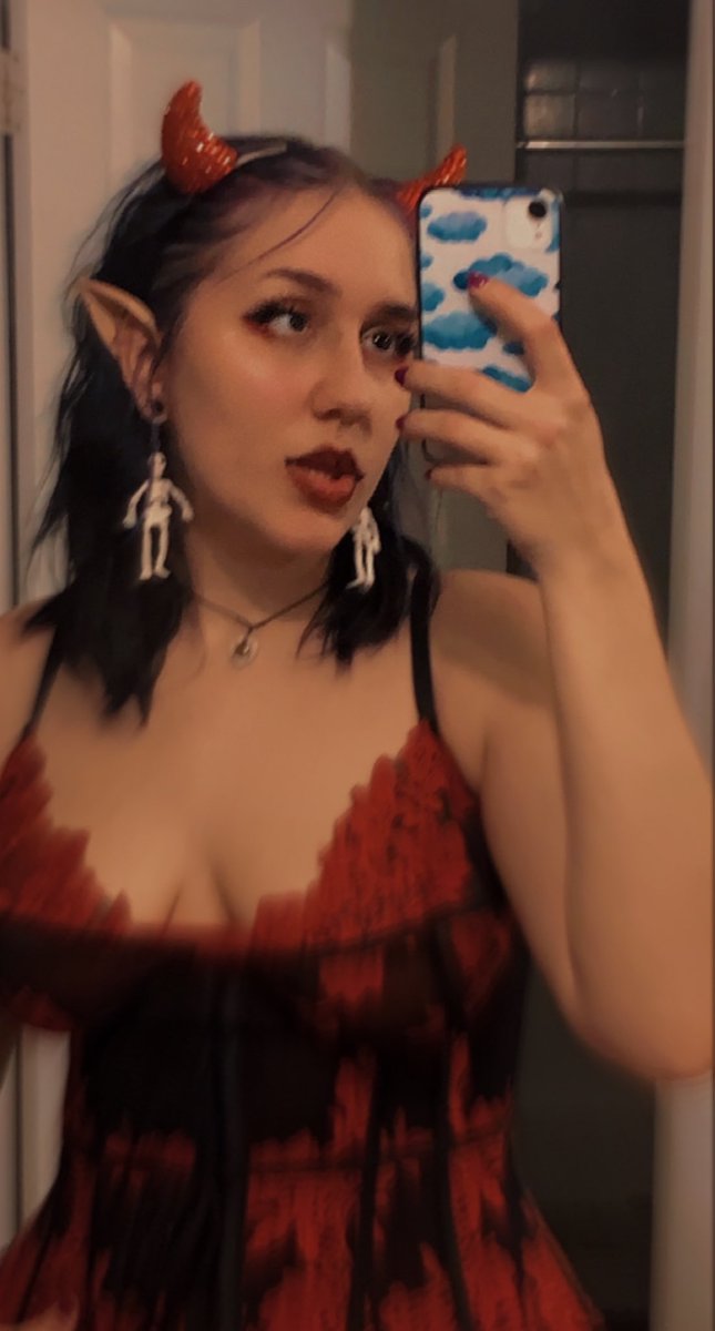 ouidmaster's tweet photo. i can be you’re angle or yuor devel https://t.co/CziqKgjMgz