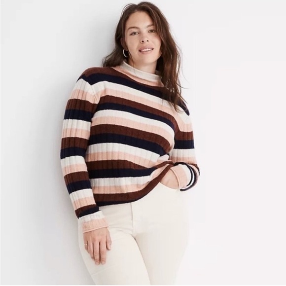 AliceHawkswort2's tweet photo. So good I had to share! Check out all the items I'm loving on @Poshmarkapp from @hunny_loo #poshmark #fashion #style #shopmycloset #madewell #fashionnova #none: https://t.co/qh9eGUhOyZ https://t.co/DgC1CKvDRH