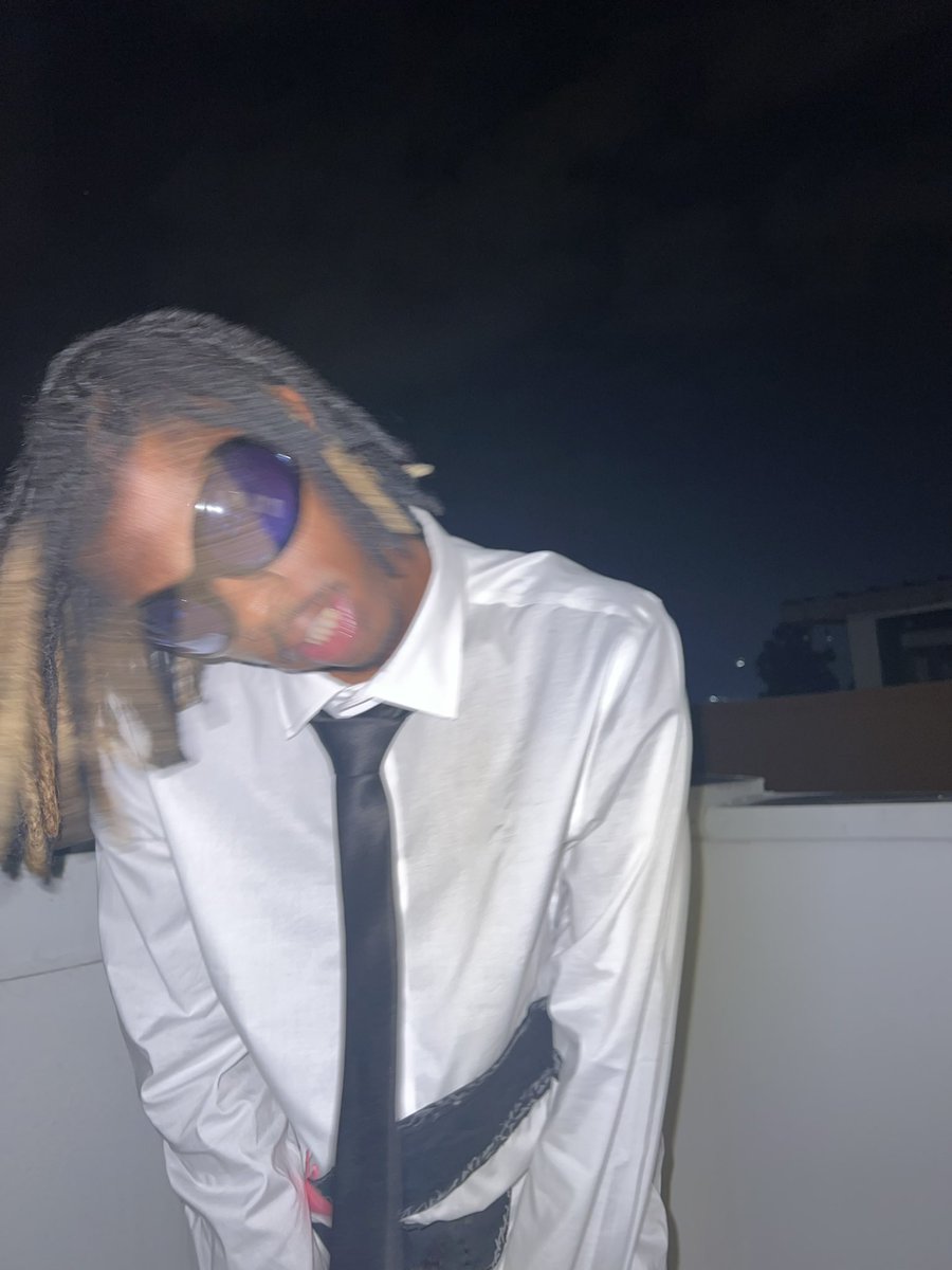 traytaylor22's tweet photo. baby you got something in your noseeeee https://t.co/y10WsBLEIJ