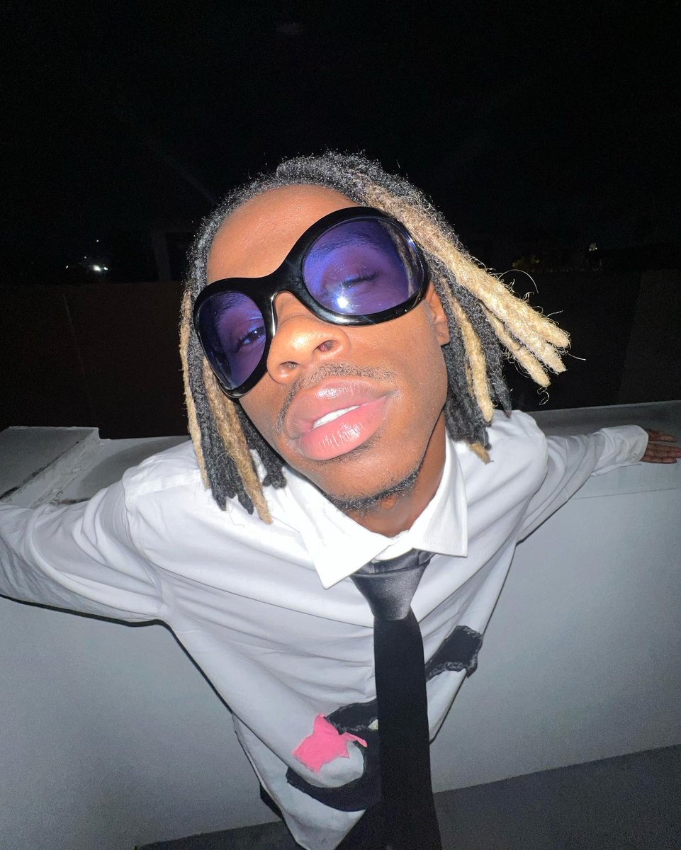 traytaylor22's tweet photo. baby you got something in your noseeeee https://t.co/y10WsBLEIJ