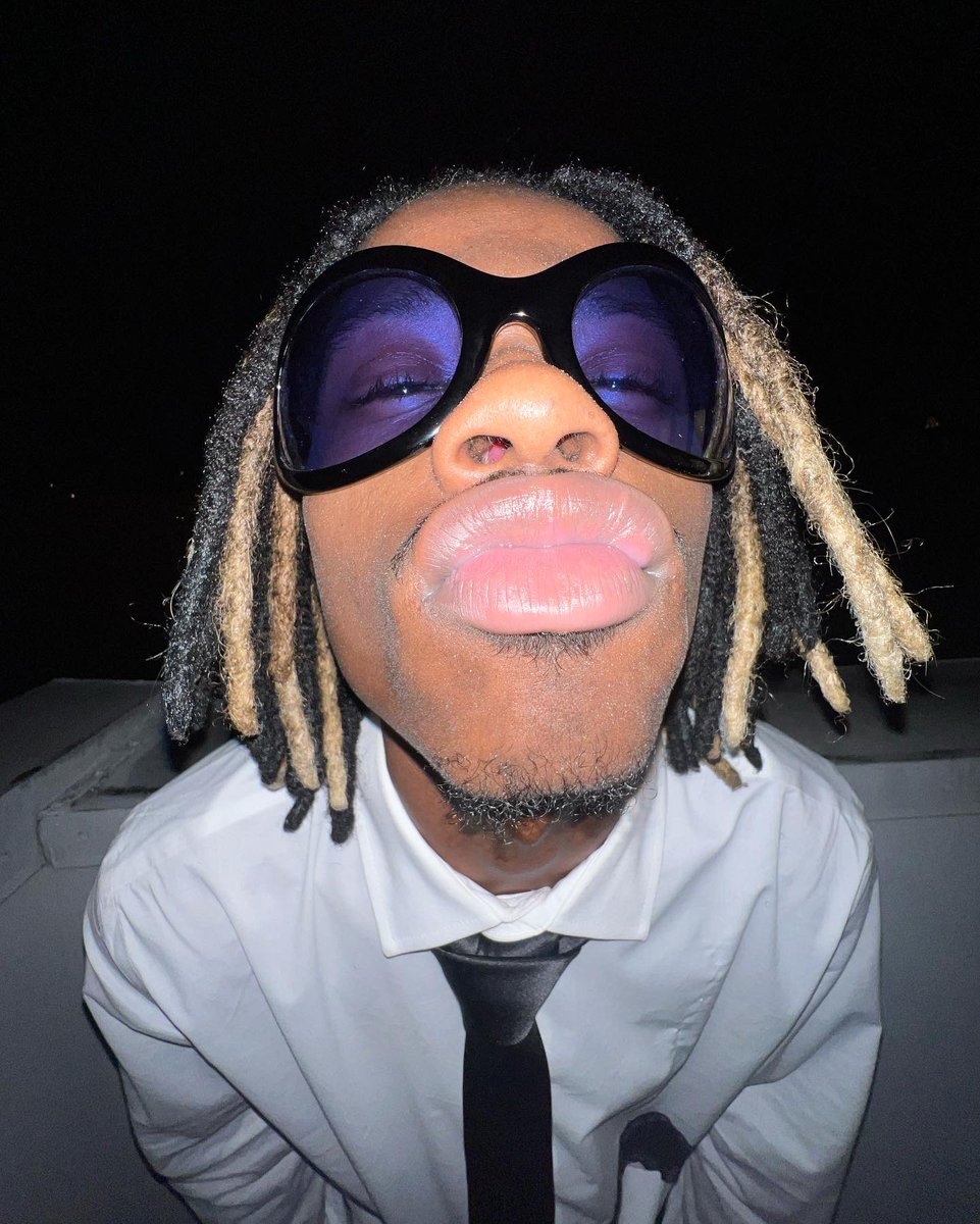 traytaylor22's tweet photo. baby you got something in your noseeeee https://t.co/y10WsBLEIJ