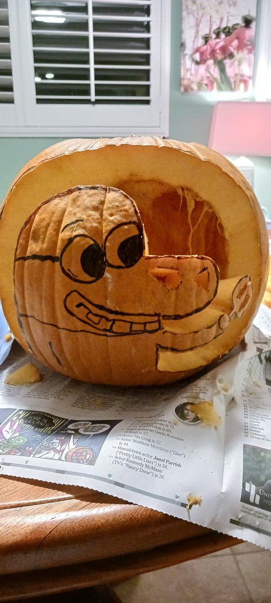 JellyJaymieJam's tweet photo. Only real ones know who this is. Did you carve a pumpkin tonight? 🎃
#pumpkincarving #SpongeBob #jackolantern #hashslingingslasher #Monday #carving #Halloween #happyhalloween #oahu #Hawaii #Honolulu #jellyjaymiejam https://t.co/Ks9xf6jHXi