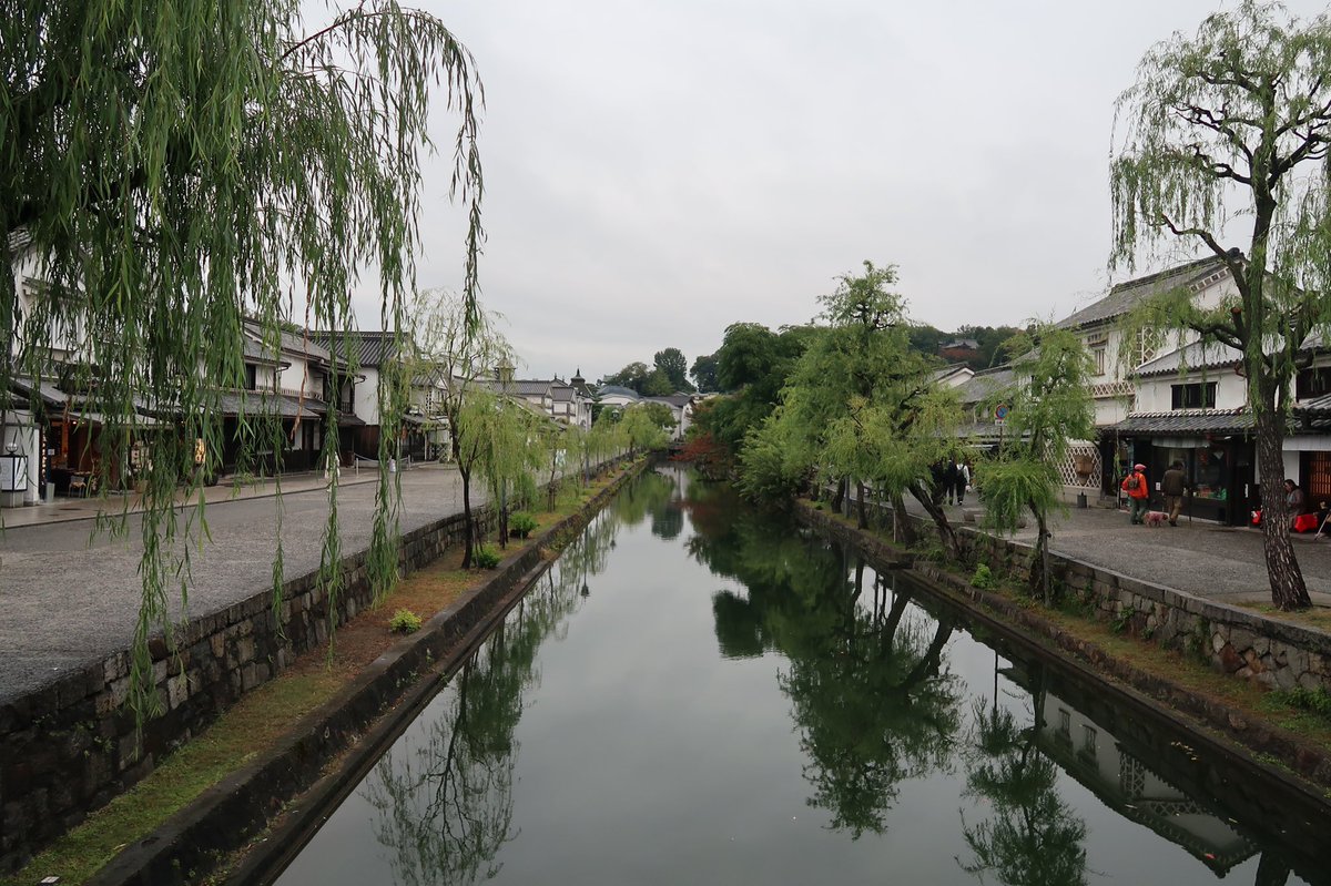 smilefactoryikd's tweet photo. 【修学旅行2022】
倉敷美観地区を散策しました。風情ある町並みを歩きながら、お買い物や食べ歩きを���しみました。 https://t.co/IFA8lv6Lzr