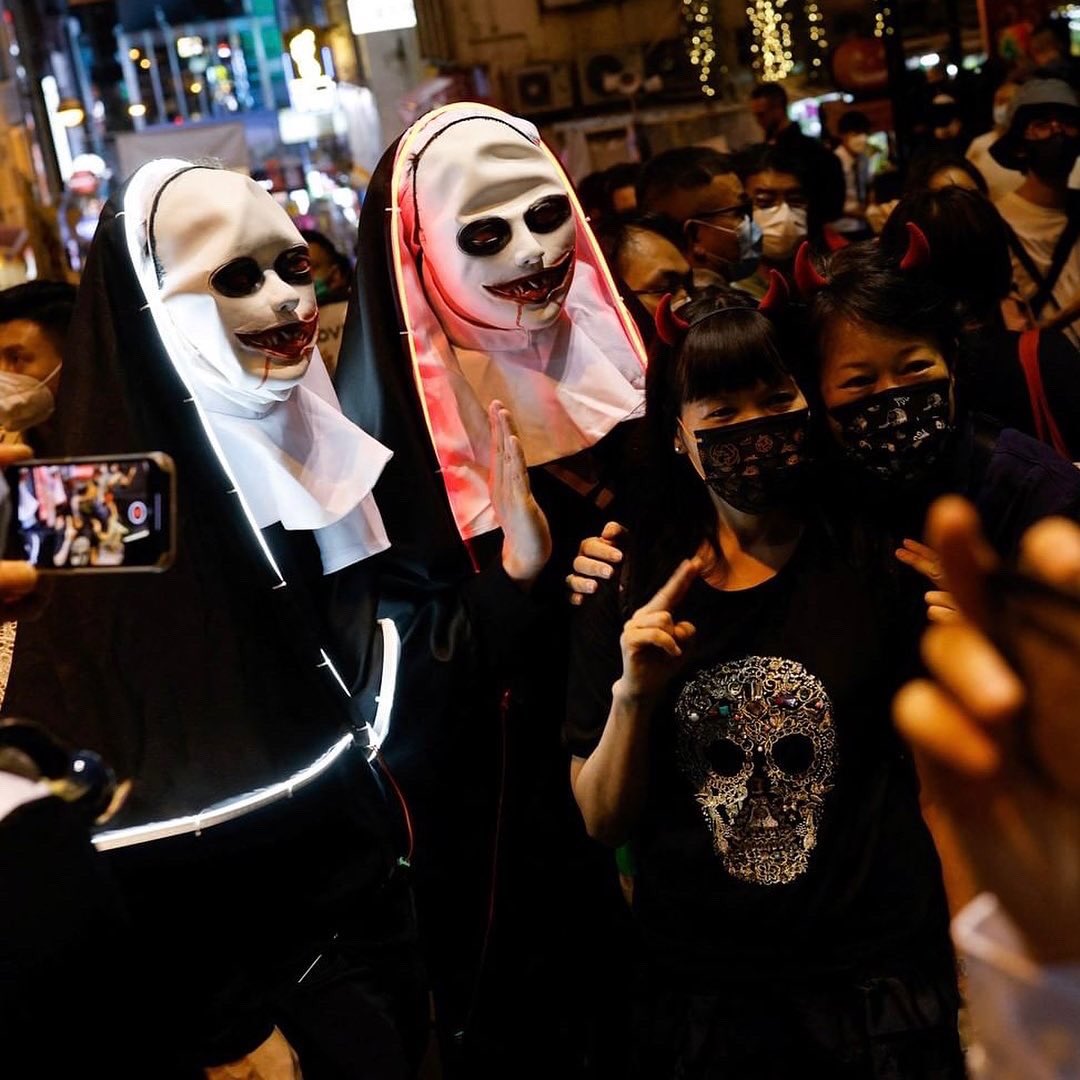 lotusnewstr's tweet image. Her yıl 31 Ekimde kutlanan Cadılar Bayramı, dünyanın pek çok yerinde çeşitli etkinliklerle kutlandı. 

#LotusNews #CadılarBayramı #Halloween