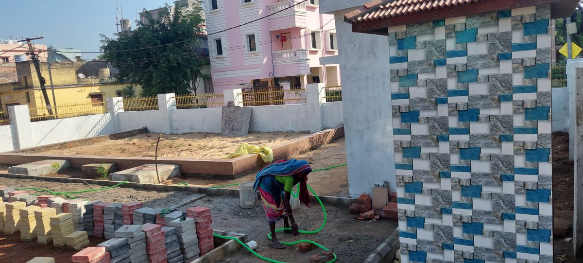 bmcbbsr's tweet photo. Field visit by Team BMC.
Add. Commissioner-III along with the team visited the #miniparks under #MUKTA at Kalinganagar K4 area to assess the progress of works. He instructed to ensure the timely completion of the work.
@CMO_Odisha @HUDDeptOdisha https://t.co/KgBjoQ38nY