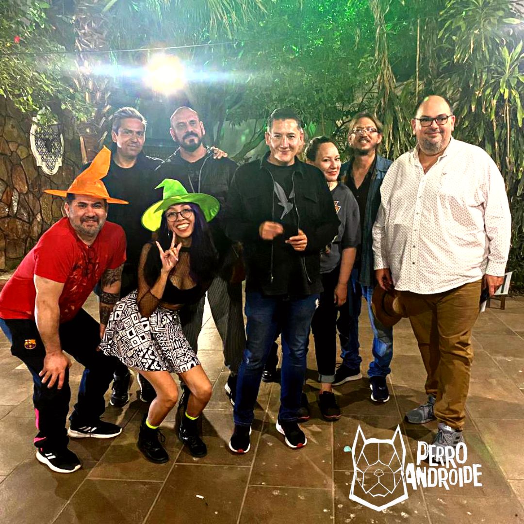 RSonoraFM's tweet photo. Perro Androide todos los lunes 9:00 a 10:30 PM 🎸
Invitados #Asiangirl 🤘🏻
Grupo Víctimas. ¡Celebrando 30 AÑOS! 🎸Sábado 5 de noviembre tendrán el concierto "La Despedida".🎙
#Perroandroide https://t.co/oO6iDkMNgR