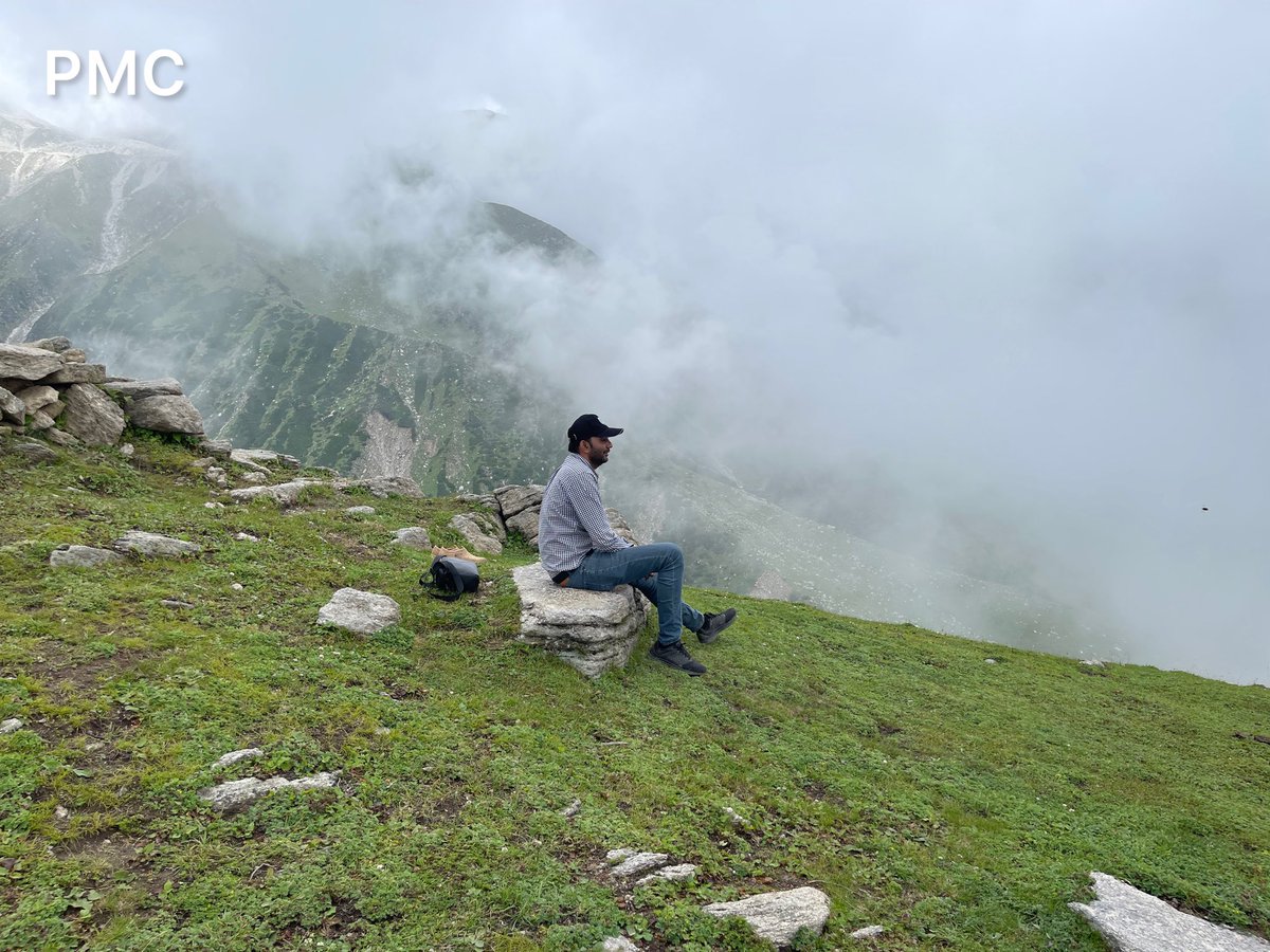 attashah787's tweet photo. Dhair top, Manoor Valley.
#pakistan #tourism #travel #tour #trip #Northenareas #KPK #Mansehra #Kaghan #Mahandri #Manoorvalley #beharibangla #dhairtop #kuchgalipass #ansoolake #saifulmalooklake #kaghanvalley #jeeptrek #trekking #guide #trek #greenforest #valley #mountains https://t.co/mb4bVJo4iY