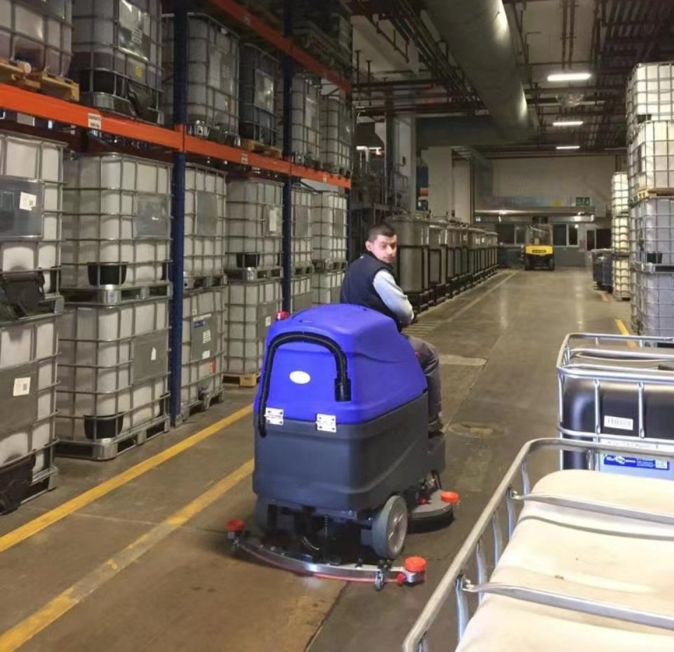 Magnum_sweeper's tweet photo. Máy chà sàn ngồi lái Magnum A-11R cho nhà xưởng lớn.
Tổng đài hỗ trợ 1800 6542 https://t.co/W9RMe4lpoQ