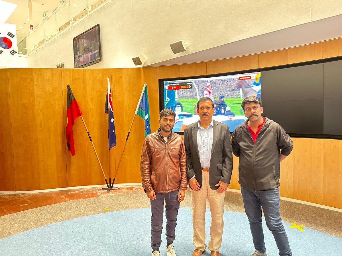 anussaeed1's tweet photo. It's an honour to visit Australia State News Network “SBS”.
Had a wonderful &amp; learning experience there. 
Thanks for Inviting @alavisydney &amp; @AfnanMalik1
@SBSNews @faizanlakhani @hashmi_shahid https://t.co/YwmPYJ1epE