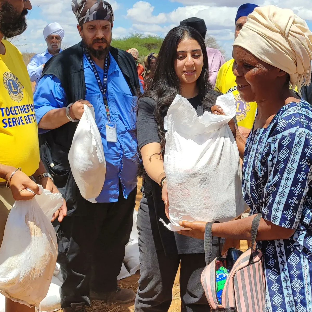 RamgarhiaYouth's tweet photo. Food distribution to 250 households in Manyatta, Makindu - Makueni County
#sevawithoutboundaries
#sikhsinkenya
#sarbatdhabhalla
#kalasingha
@KiarieJohn
@InteriorKE
@StateHouseKenya https://t.co/bmzl6LCWqQ